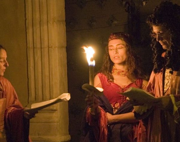 ARTISTES ET COMEDIENS CHATEAU DE PAU SUR LES TRACES DES ROYS DE NAVARRE AVANRT SCENE PAU