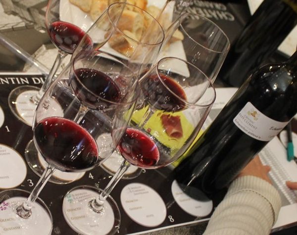 ATELIER ASSEMBLAGE ET DEGUSTATION DE VIN AVANT SCENE PAU