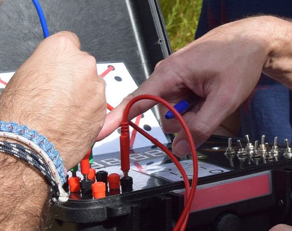 AVANT SCENE ESCAPE-GAME-MOBILE JEUX PAU ET BIARRITZ