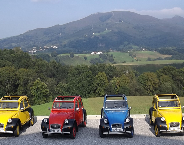 AVANT SCENE BIARRITZ 2CV