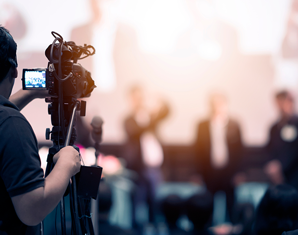 AVANT SCENE STUDIO TV PAU