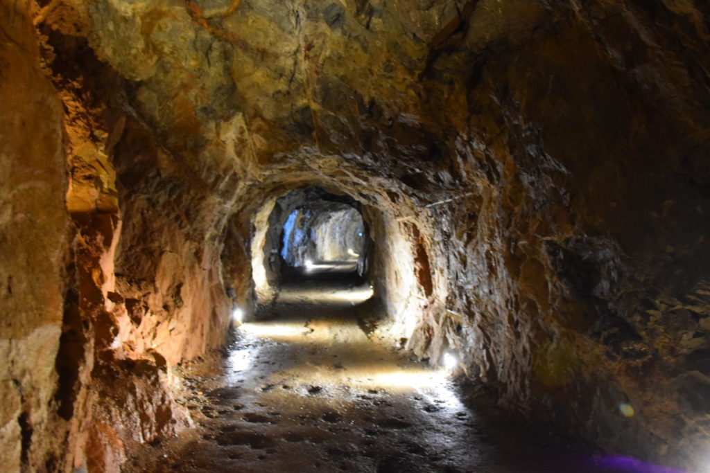 Un évènement insolite dans des grottes dans le respect des règles sanitaires