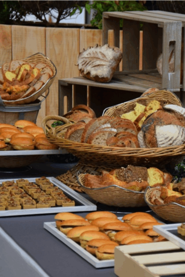 AVANT SCENE COMME AU MARCHE 1